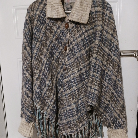 🏞GENOA Poncho Sweater Women’s Tassels All Seasons Cozy Comfort,Cuteness,Chic! - Picture 9 of 15